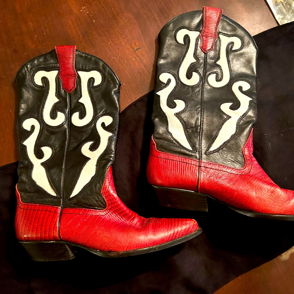 Red and Black Western Cowboy Boots